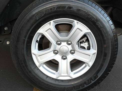 Used 2021 Jeep Wrangler Sport image 10