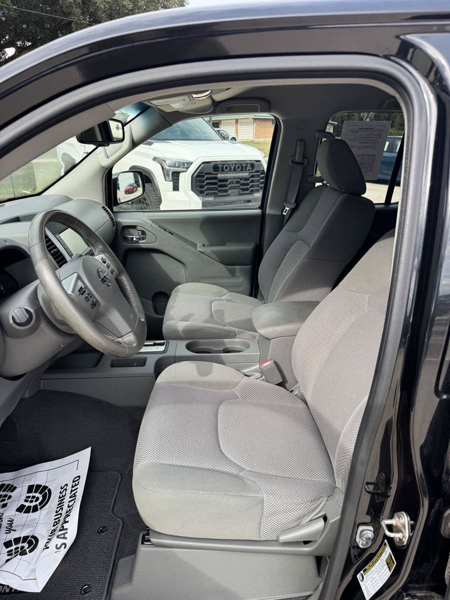 Used 2019 Nissan Frontier SV w/ Value Truck Package RWD image 11