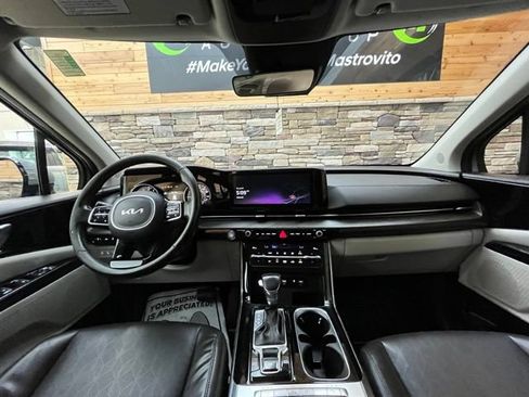 Used 2024 Kia Carnival EX FWD image 18