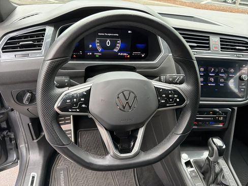 Used 2022 Volkswagen Tiguan SE R-Line AWD/4WD image 18