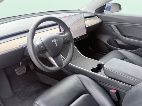 Used 2019 Tesla Model 3 Standard Range RWD image 21
