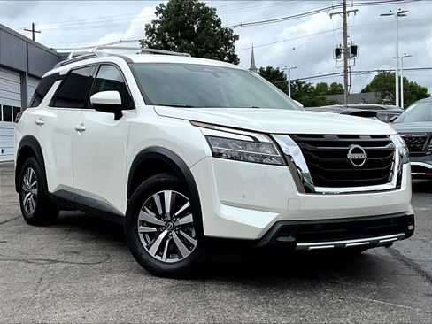 Certified 2024 Nissan Pathfinder SL AWD/4WD image 2
