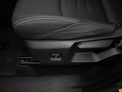 Used 2024 Toyota Tacoma TRD Off-Road image 21