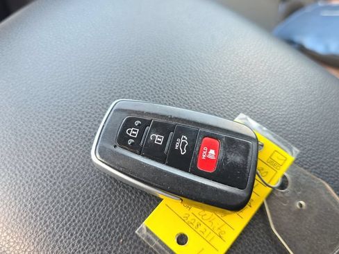 Used 2024 Toyota RAV4 XLE FWD image 27