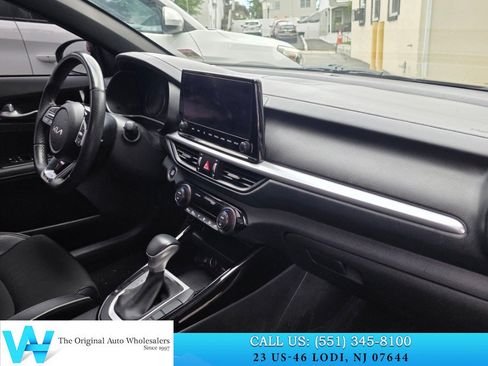 Used 2023 Kia Forte GT-Line w/ GT-Line Technology Package FWD image 16