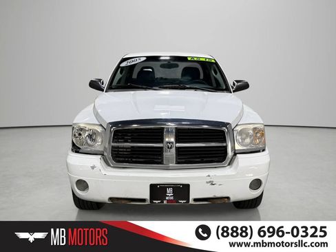 Used 2005 Dodge Dakota Laramie w/ Sport Appearance Group AWD/4WD image 2