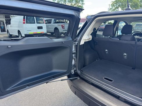 Used 2021 Ford EcoSport SE FWD image 10