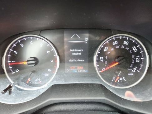 Used 2021 Toyota RAV4 LE AWD/4WD image 13