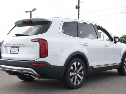 Used 2022 Kia Telluride EX w/ EX Premium Package FWD image 5