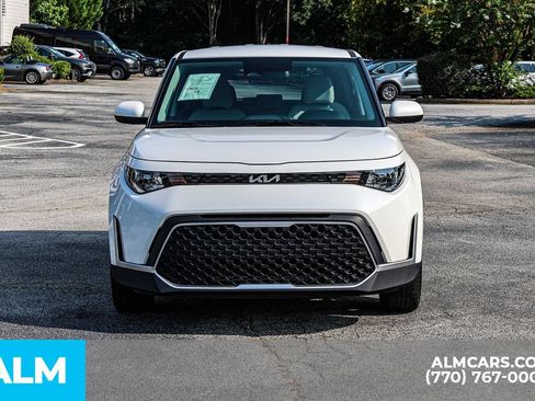 Used 2025 Kia Soul LX w/ LX Technology Package FWD image 11
