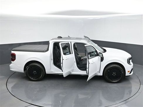 Used 2025 Ford Maverick Lobo image 63