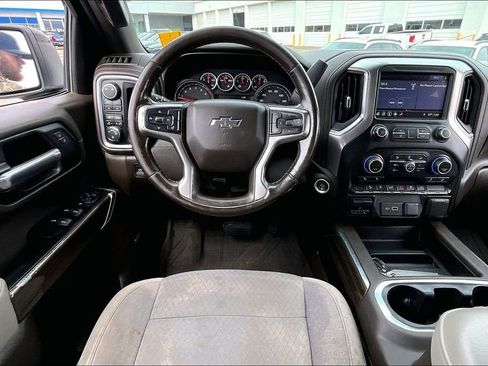 Used 2019 Chevrolet Silverado 1500 LT Trail Boss image 9