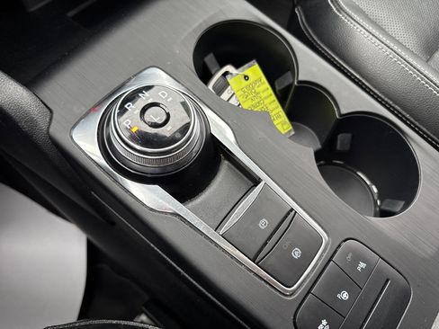 Used 2020 Ford Escape Titanium image 25