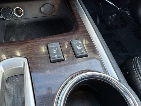 Used 2014 Nissan Pathfinder SL image 17