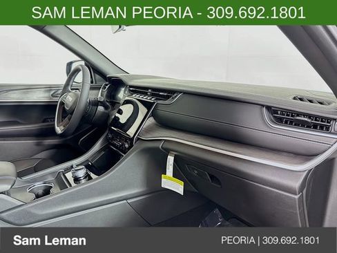 New 2025 Jeep Grand Cherokee Limited image 30