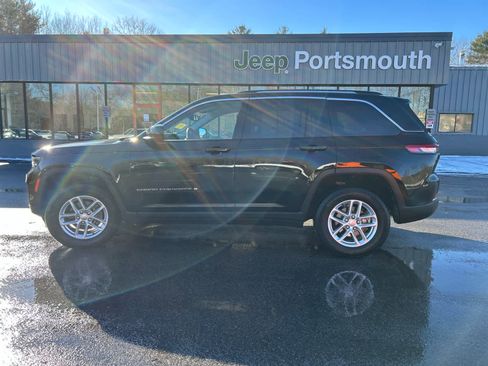 Used 2023 Jeep Grand Cherokee Laredo w/ Luxury Tech Group I image 13