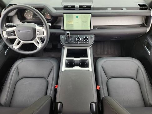 Used 2025 Land Rover Defender 110 X-Dynamic SE AWD/4WD image 25