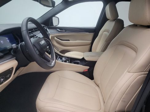 Used 2023 Jeep Grand Cherokee 4WD 4xe image 17
