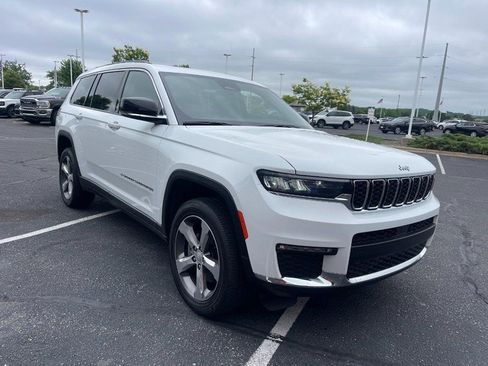 Used 2022 Jeep Grand Cherokee L Limited AWD/4WD image 2