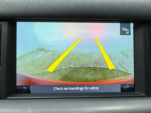 Used 2019 Land Rover Discovery Sport HSE image 30