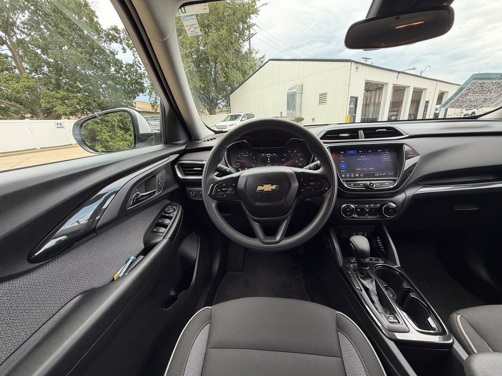 Used 2023 Chevrolet TrailBlazer LT w/ Convenience Package FWD image 24