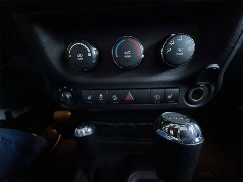 Used 2017 Jeep Wrangler Unlimited Rubicon image 22