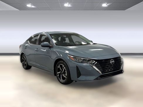 Used 2024 Nissan Sentra SV FWD image 7