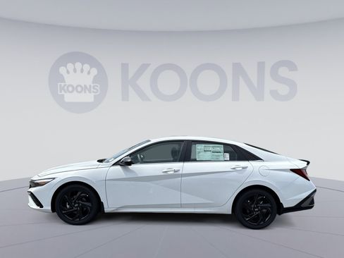 New 2026 Hyundai Elantra SEL Sport Premium FWD image 2