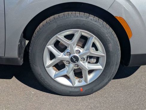 Used 2022 Kia Soul LX w/ Technology Package image 11