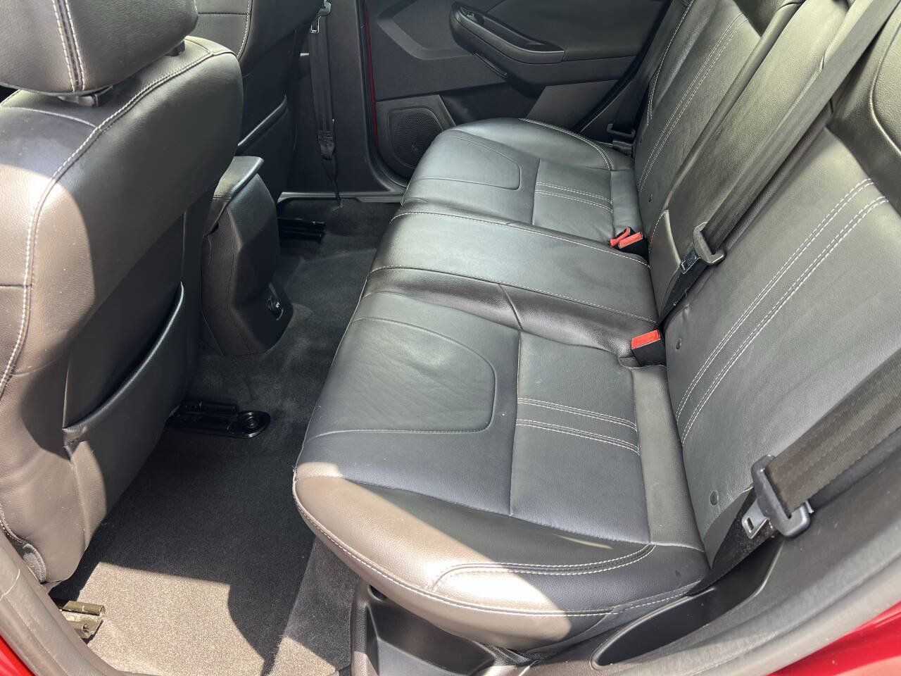 Used 2014 Ford Focus Titanium FWD image 11