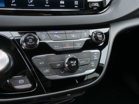 New 2026 Chrysler Voyager LX image 16