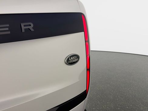 Used 2023 Land Rover Range Rover SE AWD/4WD image 15