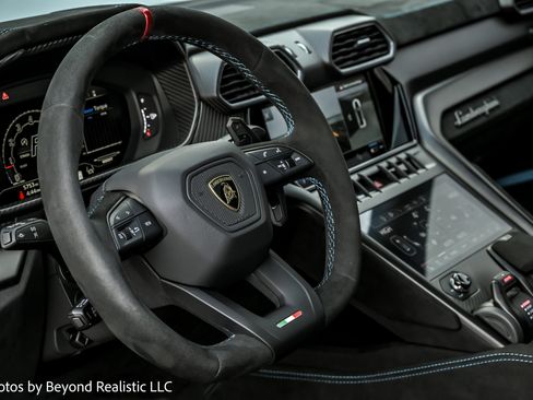Used 2024 Lamborghini Urus Performante image 32