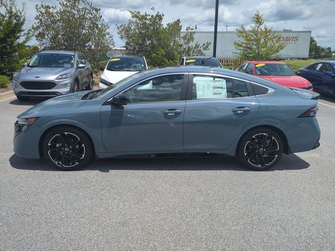New 2026 Nissan Sentra SR w/ SR Premium Package FWD image 7