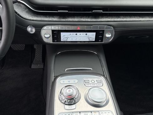Used 2025 Genesis G90 3.5T AWD/4WD image 26