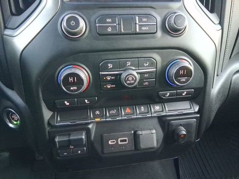 Used 2021 Chevrolet Silverado 1500 LT image 24