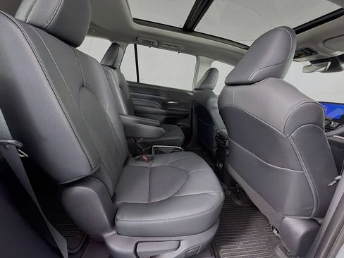 Used 2026 Toyota Grand Highlander AWD Hybrid image 28