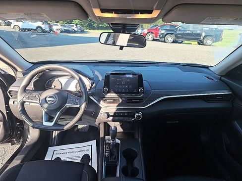Certified 2025 Nissan Altima 2.5 SV FWD image 19