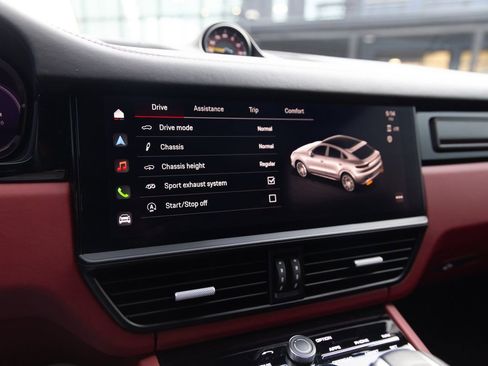 Used 2023 Porsche Cayenne Turbo GT image 49