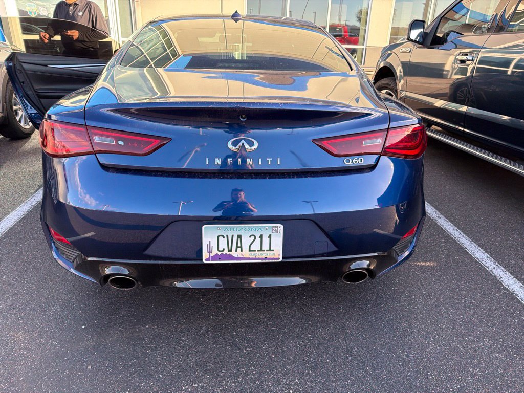 Used 2019 INFINITI Q60 3.0t Luxe w/ Cargo Package RWD image 3