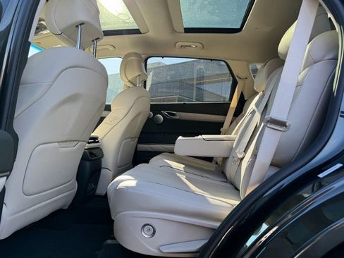 Certified 2025 Genesis GV80 2.5T Prestige image 10