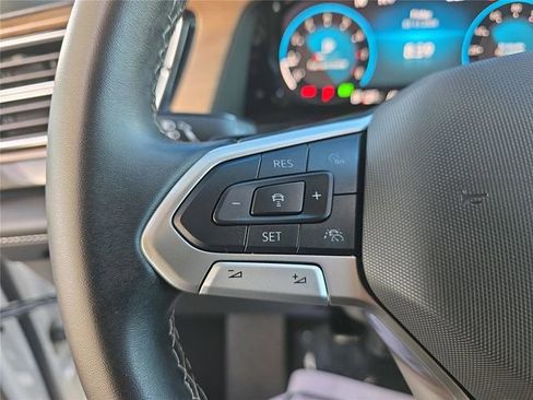 Used 2025 Volkswagen Atlas SE w/ Panoramic Sunroof Package image 25