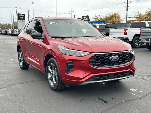 Used 2024 Ford Escape ST-Line w/ Tech Pack #1 AWD/4WD image 2