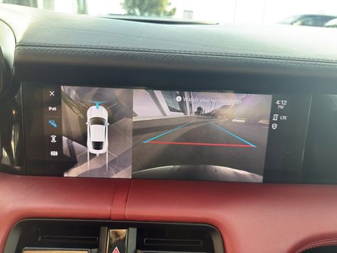 Used 2022 Porsche Taycan image 25