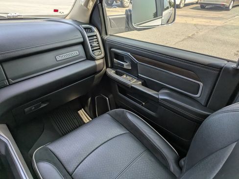 Used 2022 RAM 2500 Laramie AWD/4WD image 17
