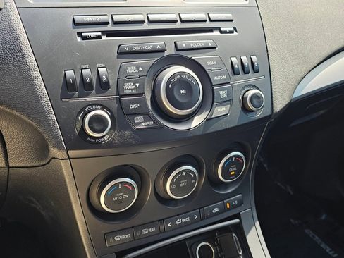 Used 2013 MAZDA MAZDA3 i Touring image 8