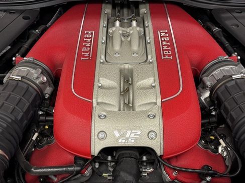 Used 2020 Ferrari 812 Superfast image 32