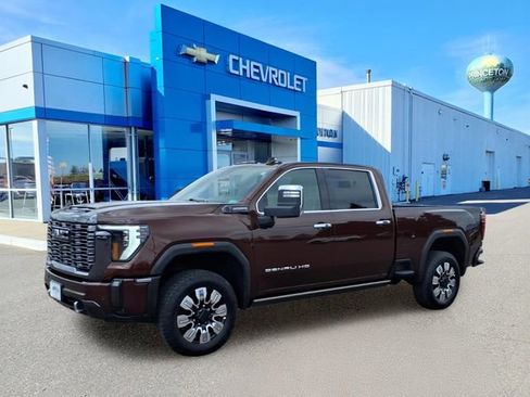 Used 2024 GMC Sierra 2500 Denali Ultimate w/ Max Trailering Package image 8