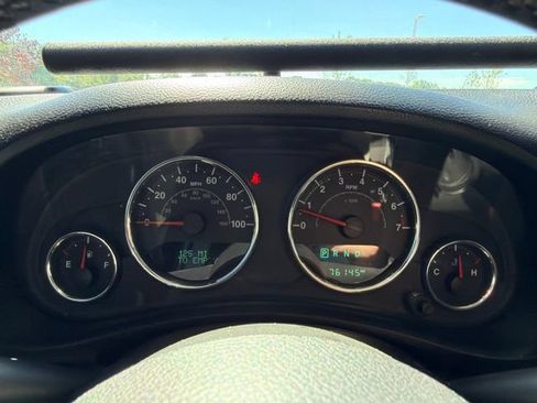 Used 2015 Jeep Wrangler Sport AWD/4WD image 35