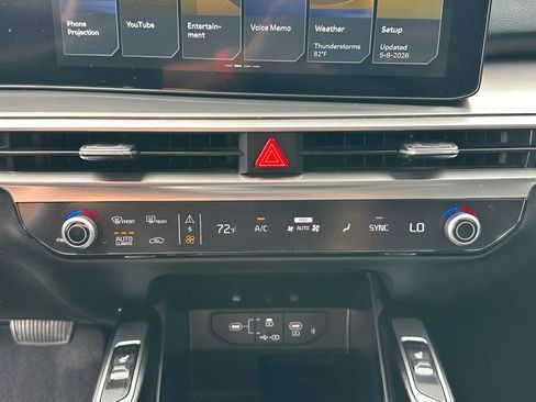 Used 2024 Kia Sorento S FWD image 18